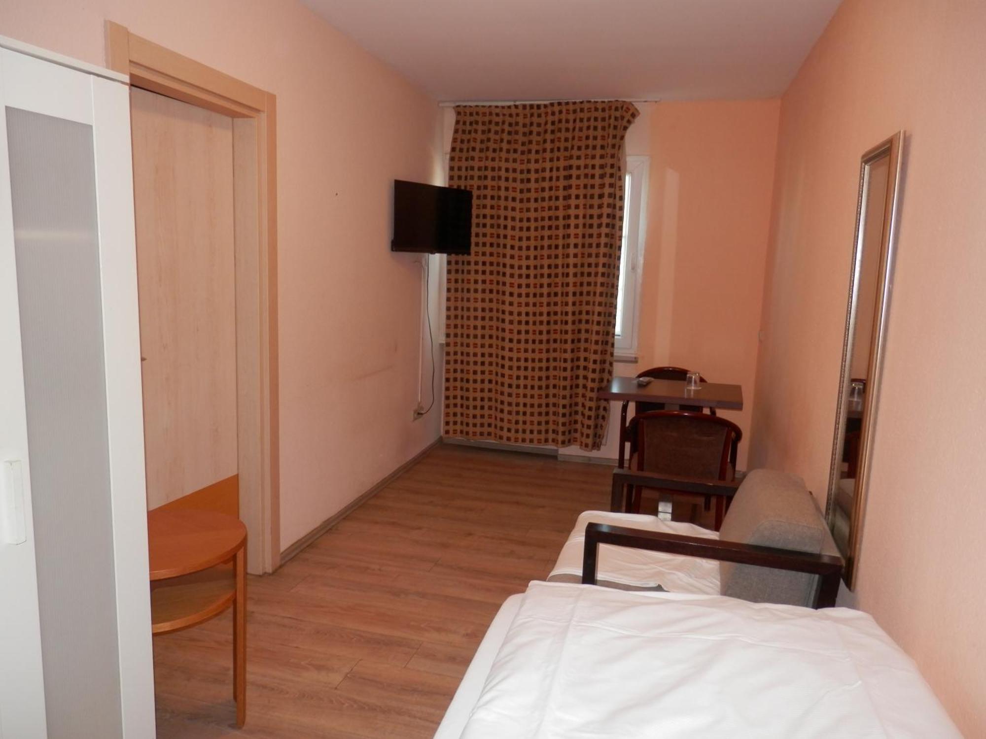 Relax Hotel-Ludwigshafen Esterno foto
